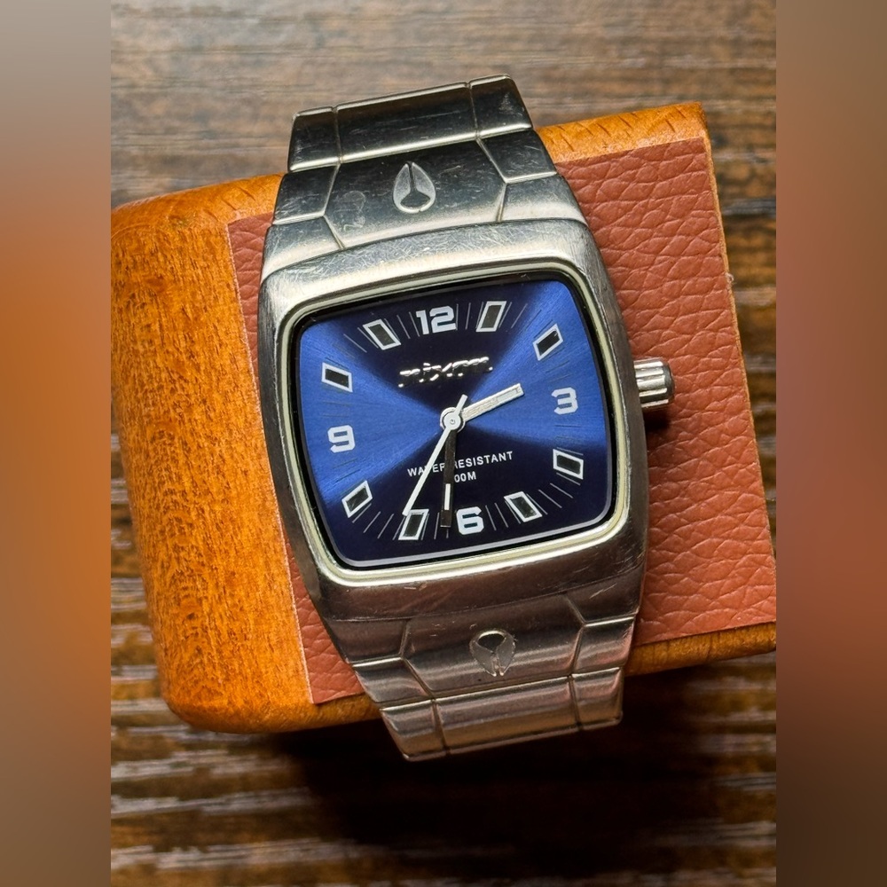 NIXON The Manual Original 2001